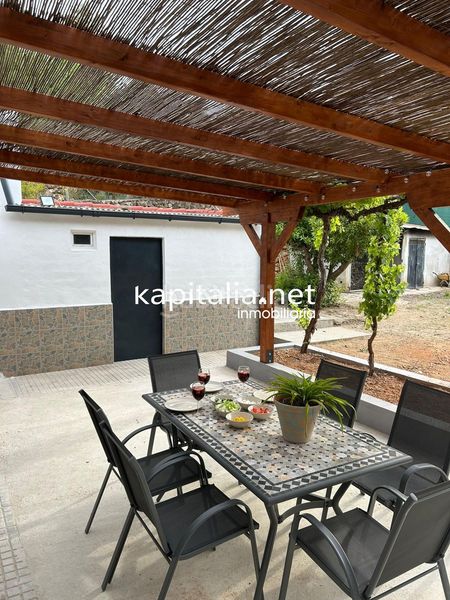 Foto f5e4f136-e75f-4035-bd26-ad537f27b697. Casa amb calefacció piscina a Albaida