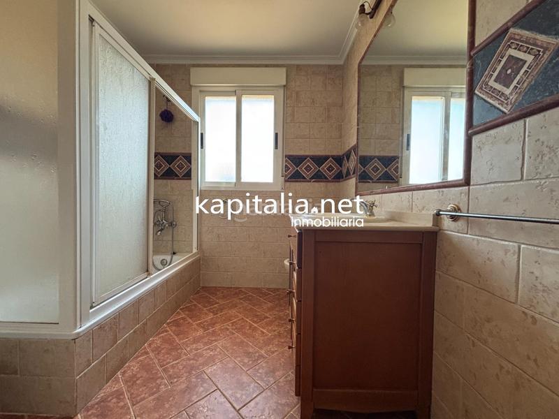 Foto 1e3f9656-3561-42c1-868c-ee00c076360e. Xalet amb aparcament piscina a Batoi Alcoi