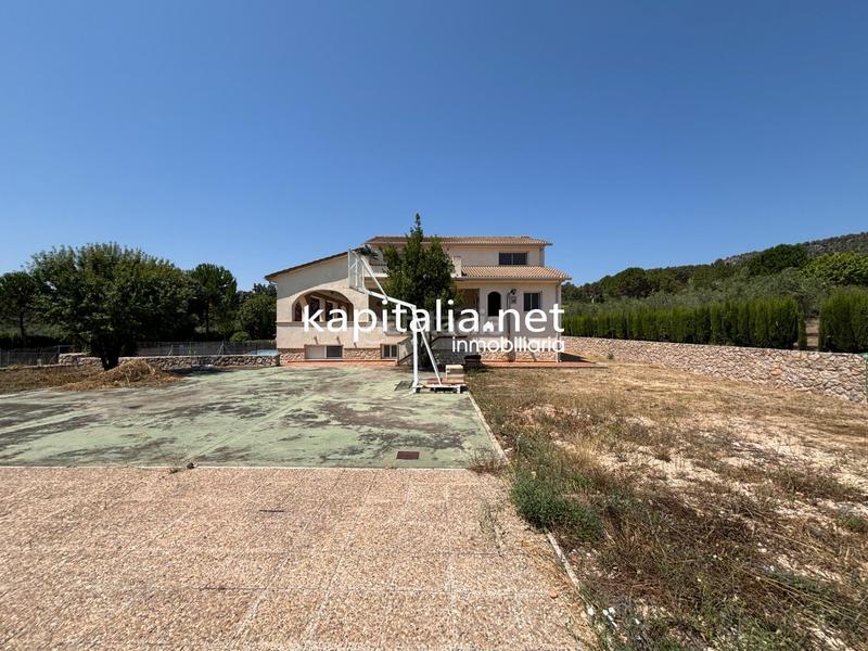 Foto 3a65817a-6507-4509-b6cc-9ee3e5307099. Xalet amb aparcament piscina a Batoi Alcoi