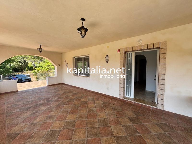 Foto 449d1561-8c86-4dd4-bf76-db742ca1a7f7. Xalet amb aparcament piscina a Batoi Alcoi