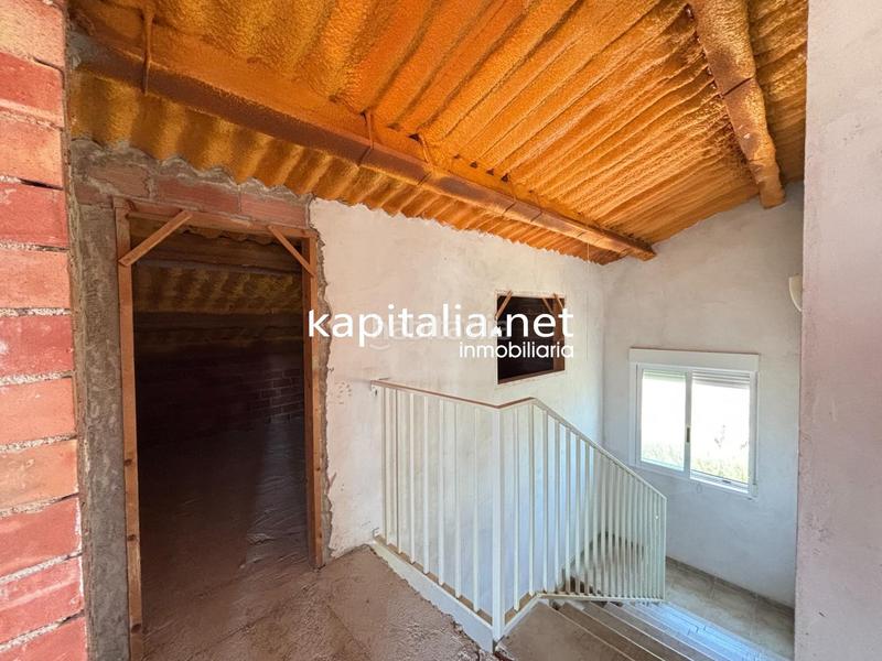 Foto 53add426-d144-428e-b9f5-3250976b084b. Xalet amb aparcament piscina a Batoi Alcoi