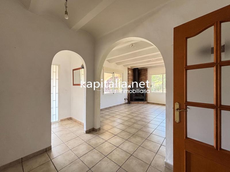 Foto 602a8a38-d6ac-4e1f-9ff3-6a467f430c0e. Xalet amb aparcament piscina a Batoi Alcoi