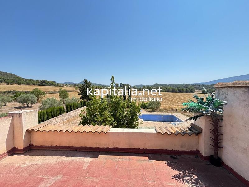 Foto a6f50d26-3c5f-4a23-95f9-121d78ed0685. Xalet amb aparcament piscina a Batoi Alcoi