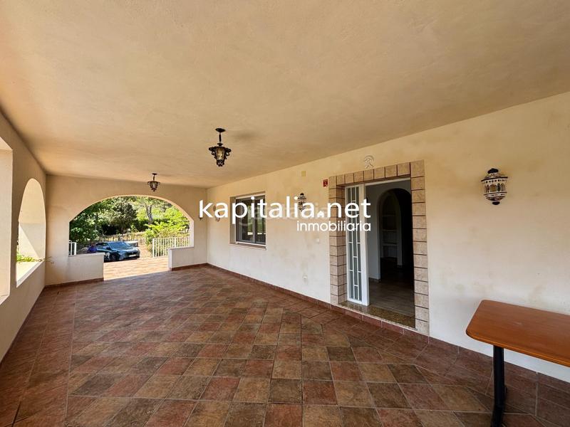 Foto bca90e26-131f-4cac-97a7-d9549e244a92. Xalet amb aparcament piscina a Batoi Alcoi