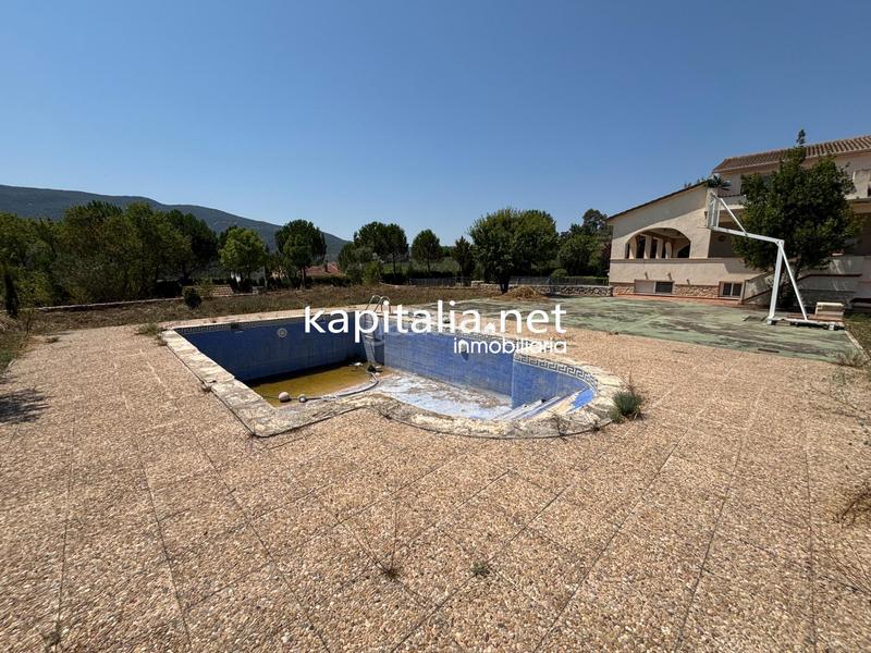 Foto e8850f79-e803-4cd3-b741-ac6d9f550c00. Xalet amb aparcament piscina a Batoi Alcoi