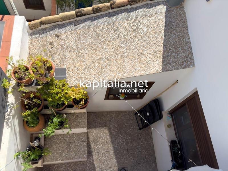 Foto d60b0a9f-6fe4-4d86-bd56-29465f873f70. Piso gran casa a la venta en Bocairent
