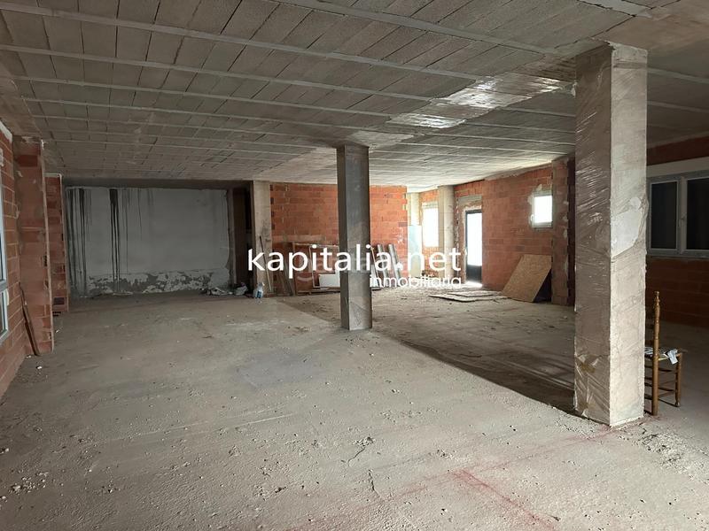 Foto efa1d37d-5a0a-46c4-b5a2-77d753dfafda. Edificio  a la venta en Agullent