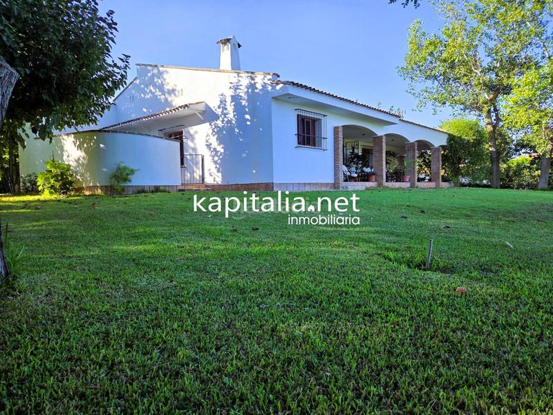 Foto 593d5261-1dd2-48b7-9216-5d751290d904. Chalet espléndido chalet con piscina y vistas en Ontinyent