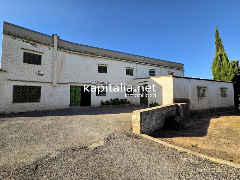 Foto a1efb125-5602-4984-9c9a-3ecd7a09ee93. Chalet espléndido chalet con piscina y vistas en Ontinyent