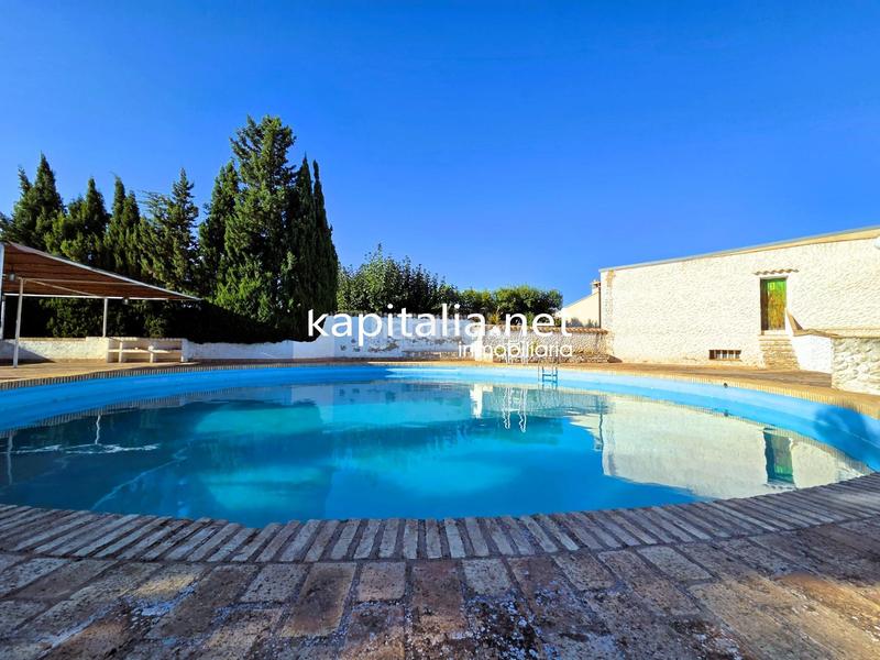 Foto a7a56f34-7928-4fe5-ae69-6681c4944646. Chalet espléndido chalet con piscina y vistas en Ontinyent