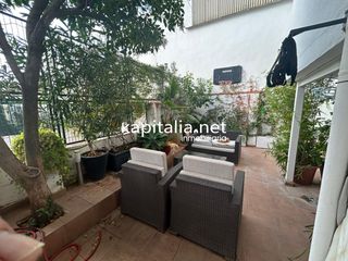 Haus in Eixample. Vivienda duplex en venta en el ensanche