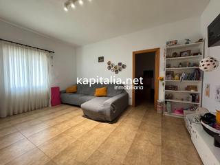 Rez-de-chaussée à Agullent. Piso a la venta en agullent