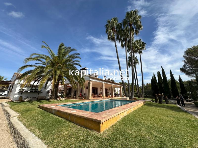 Foto 93f9caa4-12d9-4b9e-97d9-eb68b95eba98. Xalet amb aparcament piscina a Santa Ana Ontinyent