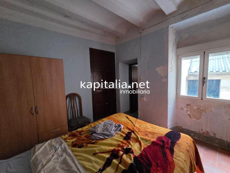 Foto 560aa8d6-6d86-463a-bd3a-36466dd197f0. Casa  a la venta en Centro Ontinyent