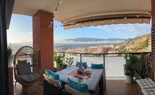 Pis a Eixample. Piso con vistas panorámicas en el ensanche