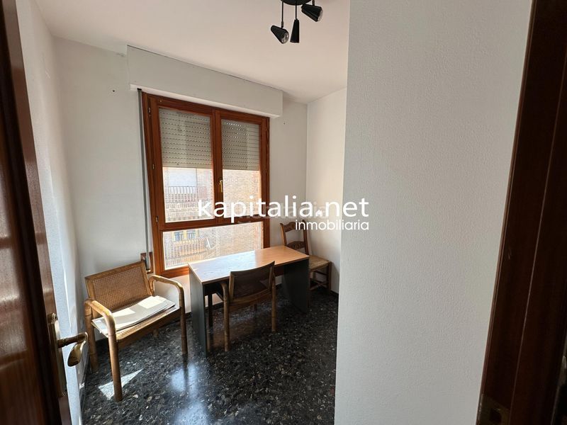 Foto 059812d5-4e1d-4bd0-bf1b-a4fcafbd0af4. Pis amb aparcament a Centro Ontinyent