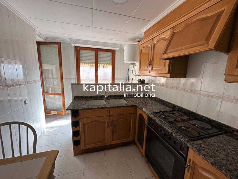 Foto b59dd322-113c-45ad-bd61-006330df7706. Pis amb aparcament a Centro Ontinyent