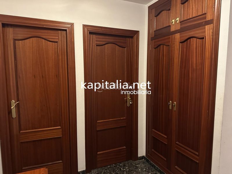 Foto bfea1322-4da3-49fb-a598-b0b54a991c00. Pis amb aparcament a Centro Ontinyent