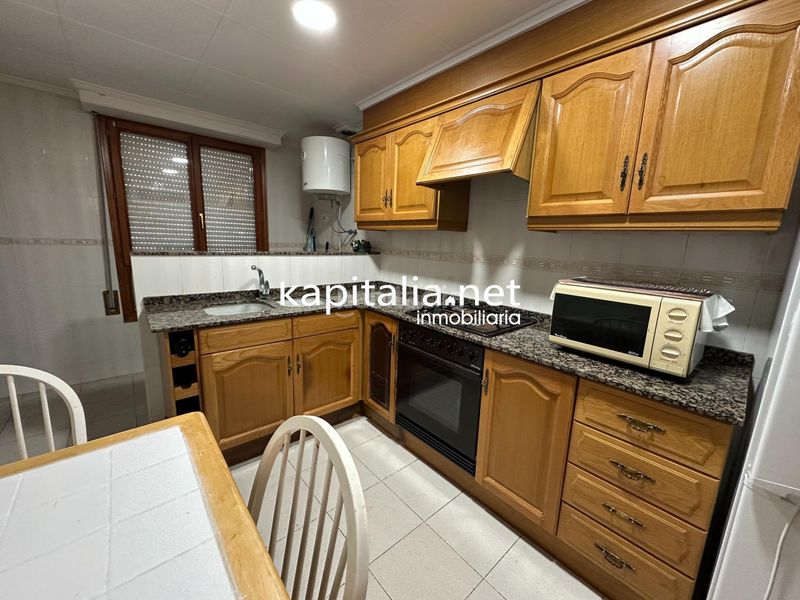 Foto c3ed1471-f6cb-4363-bc0b-93cd6d4b41eb. Pis amb aparcament a Centro Ontinyent