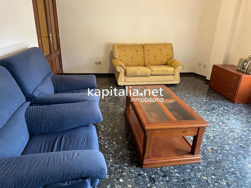 Foto e9166e08-1600-4557-afa0-2098456bf732. Pis amb aparcament a Centro Ontinyent