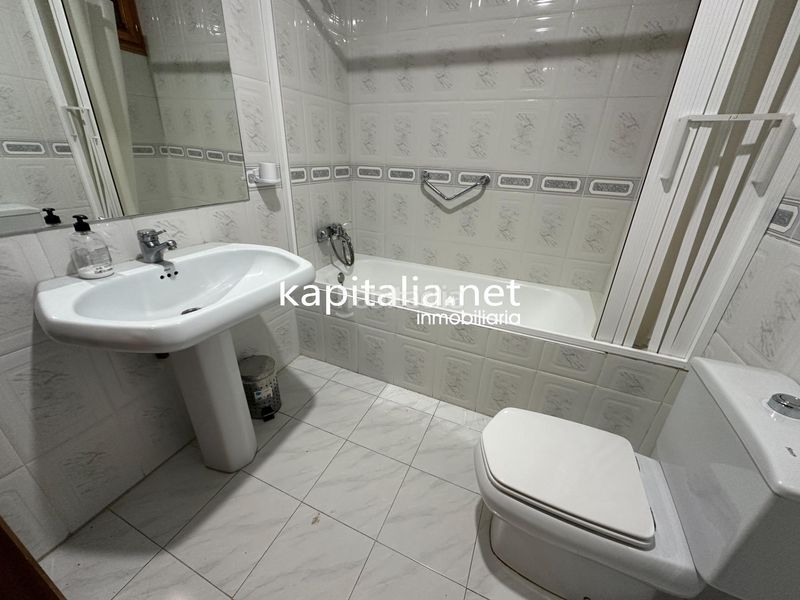 Foto eb2a43f3-967e-4a3c-8dd8-09a30181a1bb. Pis amb aparcament a Centro Ontinyent