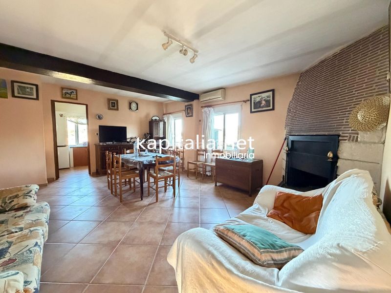 Foto a90510d1-c691-46c9-ada6-d959d5cc4122. Masia a Planes
