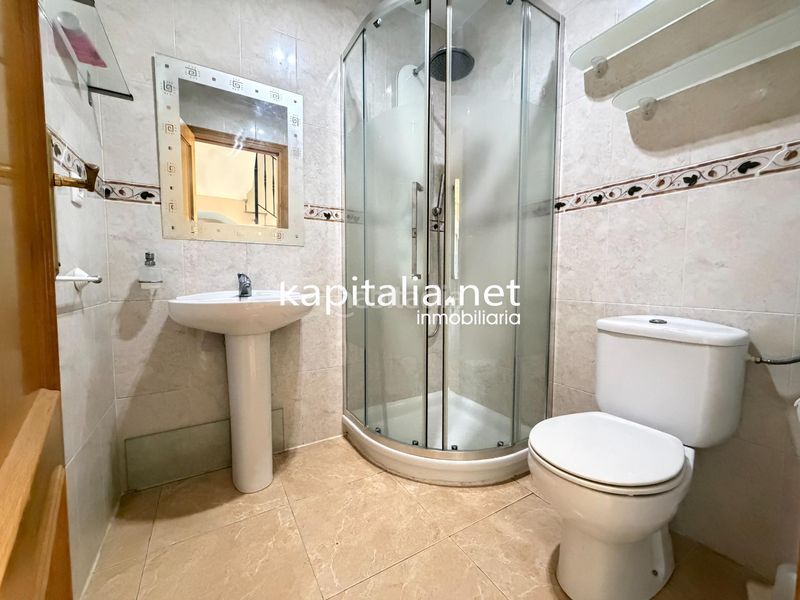Foto a91d4dba-18e7-40ca-b16c-c107153ed45d. Casa adossada amb aparcament a Bèlgida