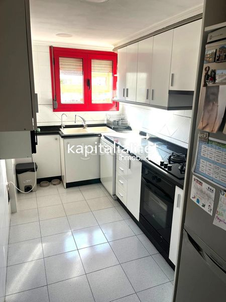 Foto 1933114c-2228-4a7b-8ad2-6a188c565e98. Pis amb aparcament a Zona Nord Alcoi