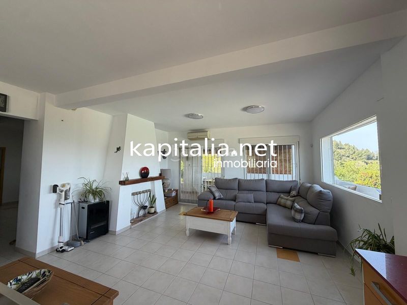 Foto b1e7a9d5-338f-407c-9df6-264e9c8f79a3. Chalet  a la venta en Almudaina
