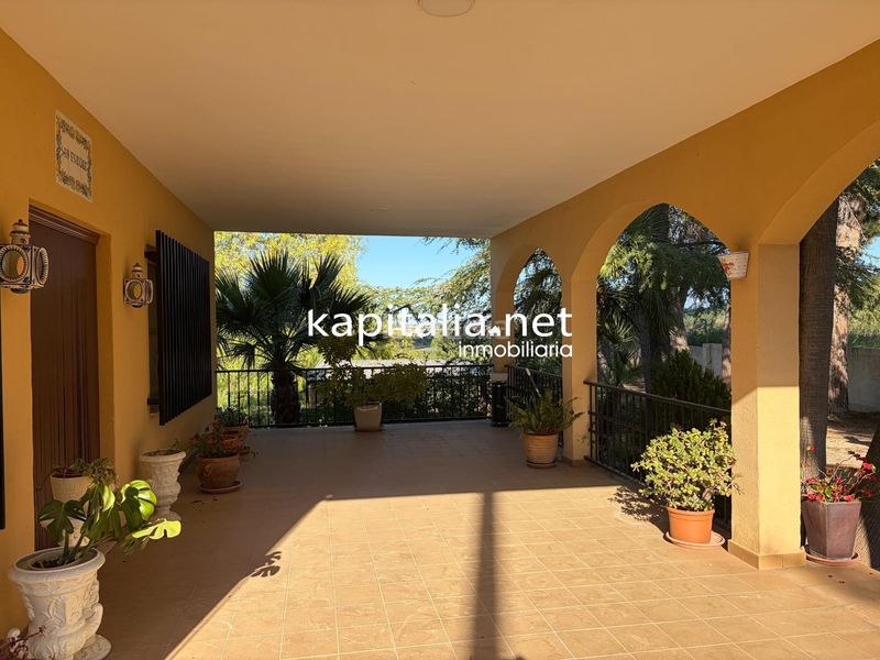 Foto 2333c479-d95e-41b6-b3cd-ace49e259a63. Xalet amb aparcament a Centro Ontinyent