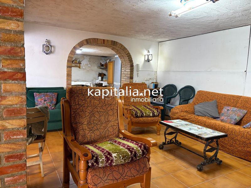 Foto 662fe58f-0579-460e-992e-8f46e980d9bd. Xalet amb aparcament a Centro Ontinyent