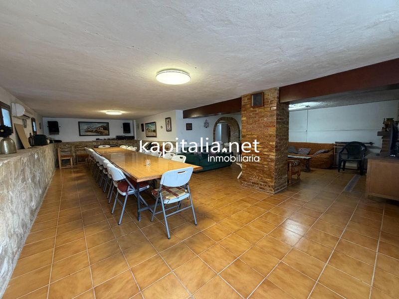 Foto 925b9bf3-c443-4916-b7db-d8741fd3dfe5. Xalet amb aparcament a Centro Ontinyent