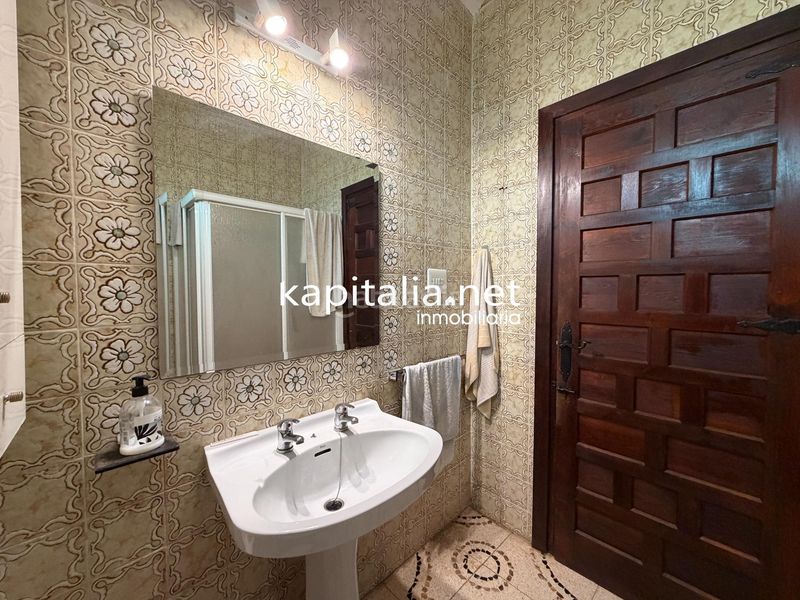 Foto ba9c31cb-682c-4f7a-8ed9-3b5ee77618d3. Xalet amb aparcament a Centro Ontinyent