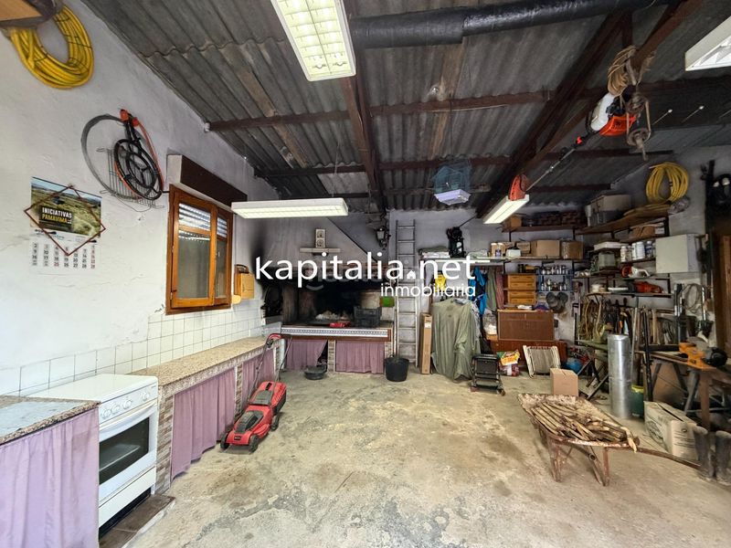 Foto da02c3ca-6fa5-43e2-b716-5c4889fc604d. Xalet amb aparcament a Centro Ontinyent