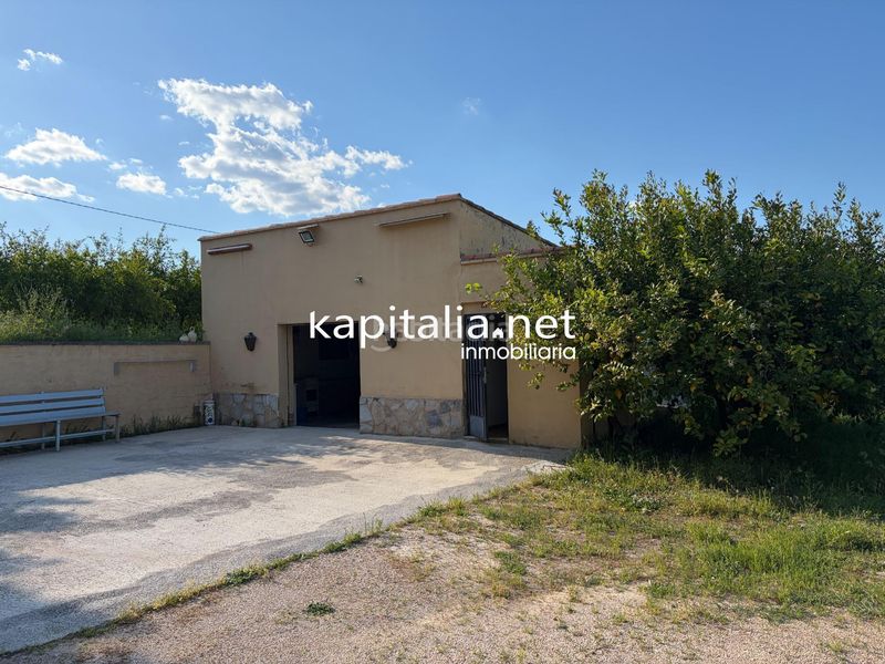 Foto e537f97e-1462-47e9-a09a-236416314bf6. Xalet amb aparcament a Centro Ontinyent