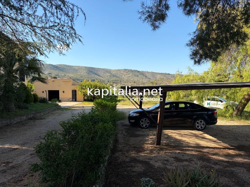 Foto ea9963f9-1545-4955-8d81-23ab7ebaa704. Xalet amb aparcament a Centro Ontinyent