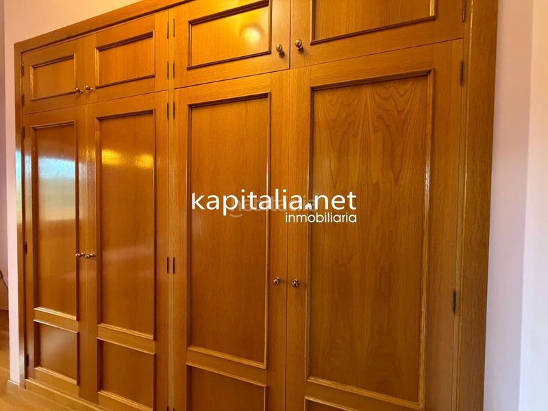 Foto 2a5bd0e9-4f6a-4b97-83a3-ded865777403. Xalet amb calefacció aparcament a El Pilar Ontinyent