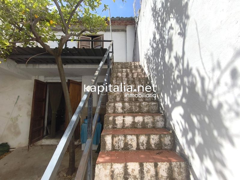 Foto 474cb5d6-d7b0-4108-8e83-d1776502fdd0. Casa amb aparcament a Gaianes