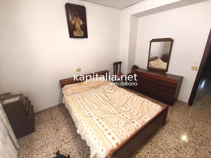Foto 8a719efe-36e6-426d-a096-636554a84e59. Casa amb aparcament a Gaianes