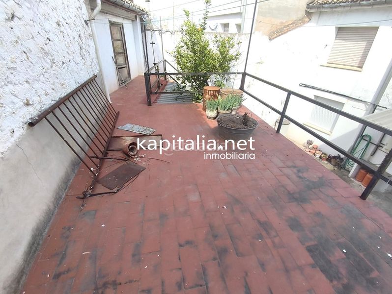 Foto ed7c4171-d784-46b1-8c03-052a0e35ebbd. Casa amb aparcament a Gaianes