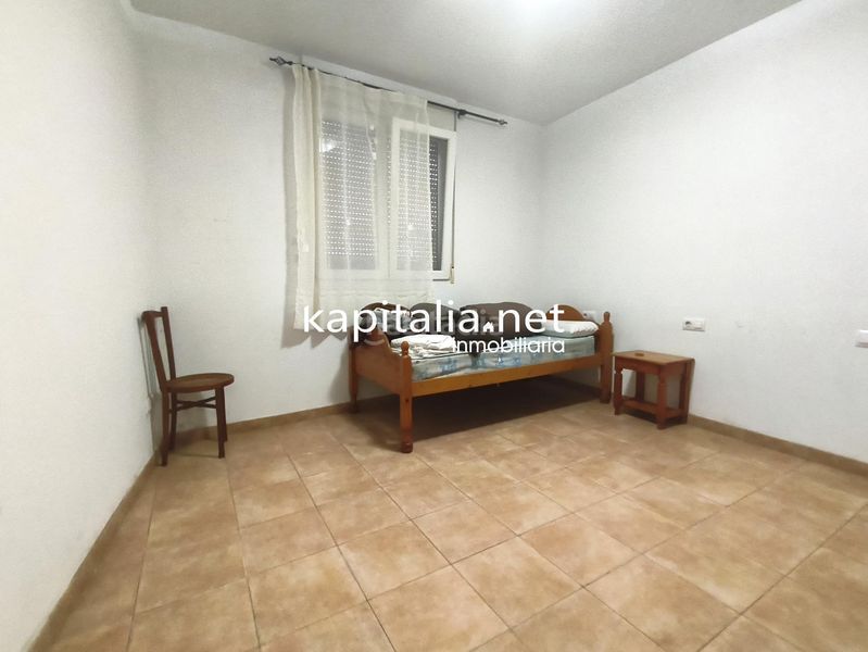 Foto f16c348f-91b7-44a1-af56-8e50d94b4560. Casa amb aparcament a Gaianes
