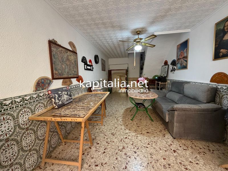 Foto 4f6ba300-5947-45e1-870b-984a4a958a1c. Masia a Centro Ontinyent