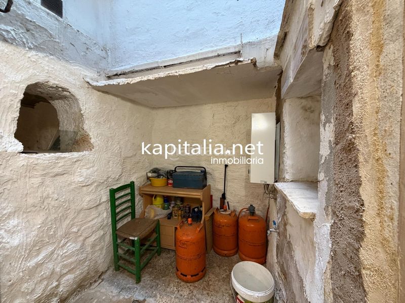 Foto febc4500-1ae9-4071-b259-adafdd16e72f. Masia a Centro Ontinyent