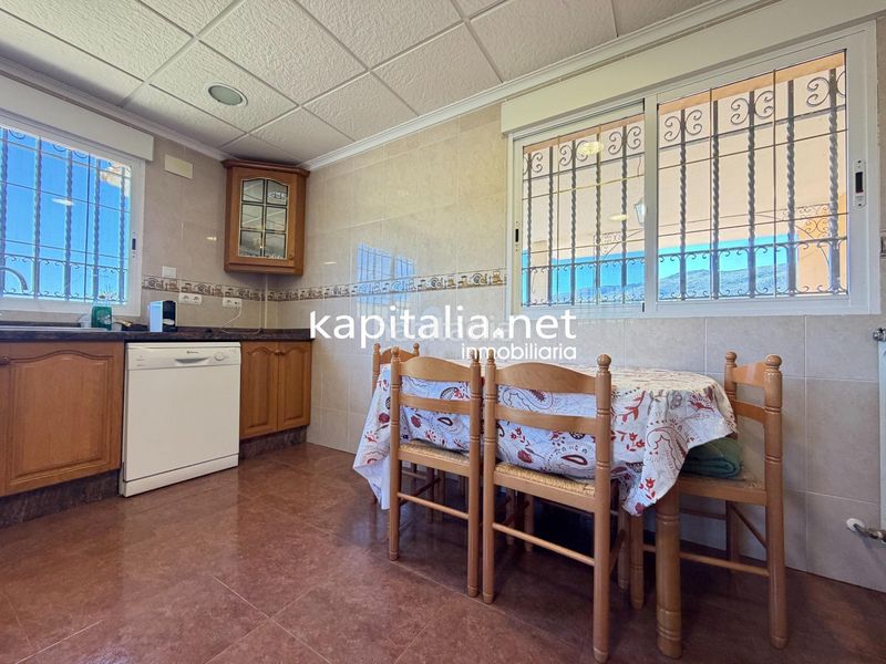 Foto d884a19f-2a53-4fb8-b2b0-24679751b399. Xalet amb calefacció aparcament a Batoi Alcoi