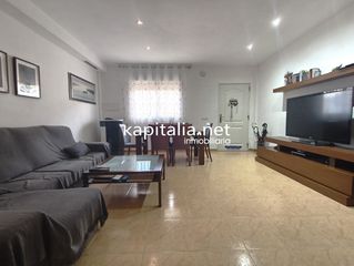 Casa a schiera in Ráfol de Salem. Excelente adosado a la venta en rafol de salem.