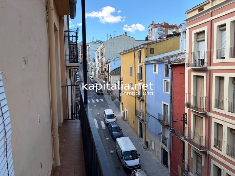 Foto 1705098f-0192-4836-8b49-9e8b4ea850c5. Pis a Centre-Zona Alta Alcoi
