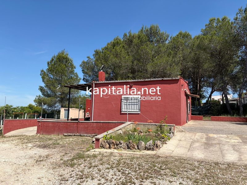 Foto 0cc236a1-21a7-4601-adcb-a2cf6ab2c118. Xalet amb aparcament a Albaida
