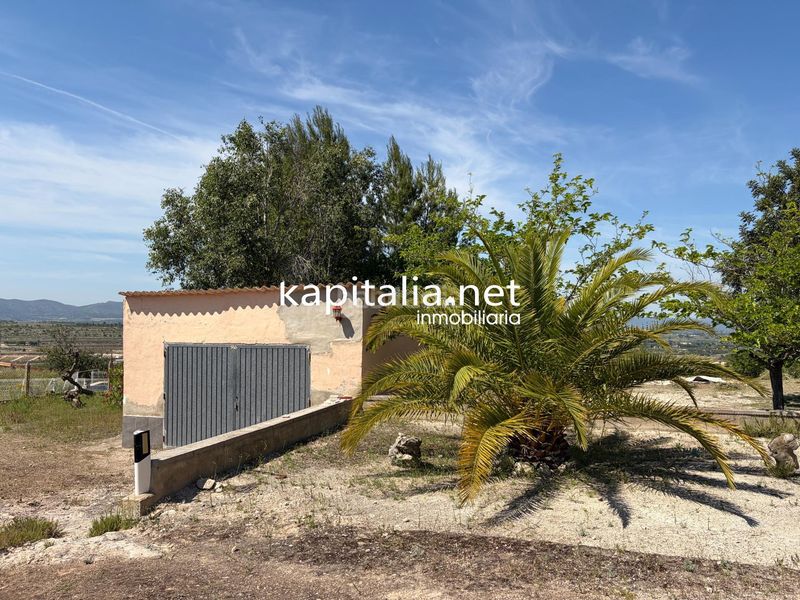 Foto 107bc513-d591-45fe-86ab-ea6385637ad2. Xalet amb aparcament a Albaida