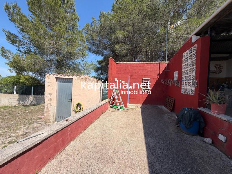 Foto 4617ebfc-0b96-452b-84d7-8d1fe884901c. Xalet amb aparcament a Albaida