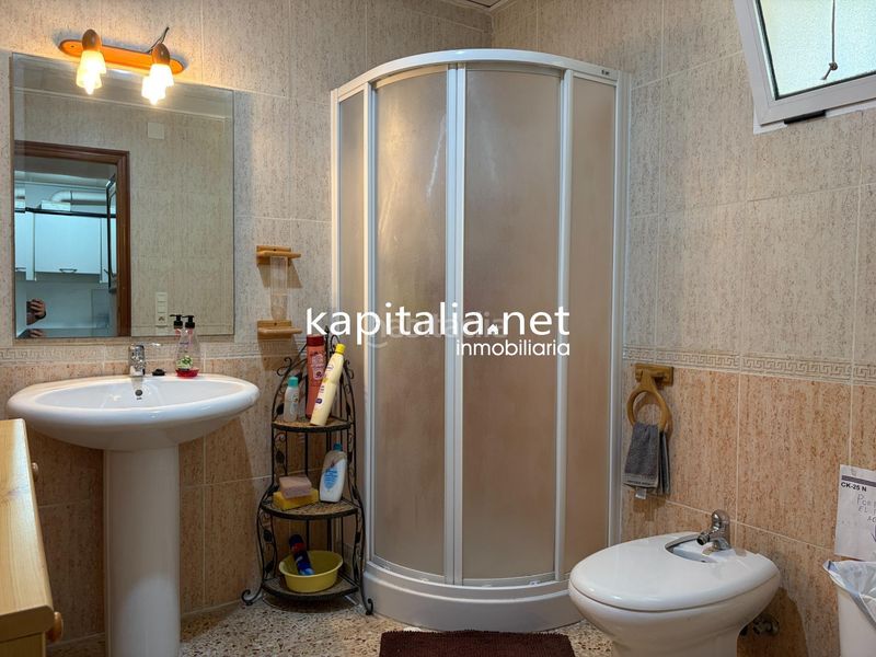 Foto bc982935-9b94-497d-93d9-0241d6df4703. Xalet amb aparcament a Albaida